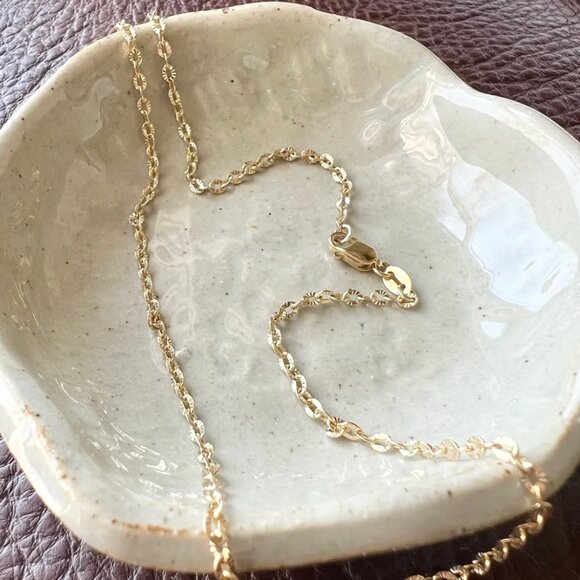 Shop DeLaGold - Picture 1 of 4